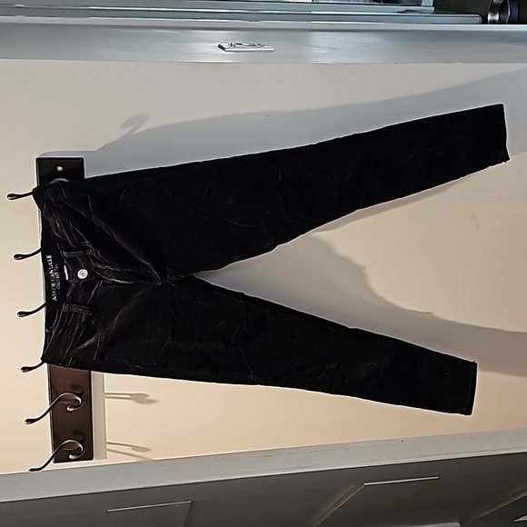 Barely worn American eagle black velour jeggings - Picture 1 of 4